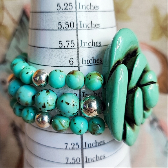 Carved Rose Triple Strand Beaded Stretch Bracelet Lacquered Silver Tone Artisan - Picture 5 of 7